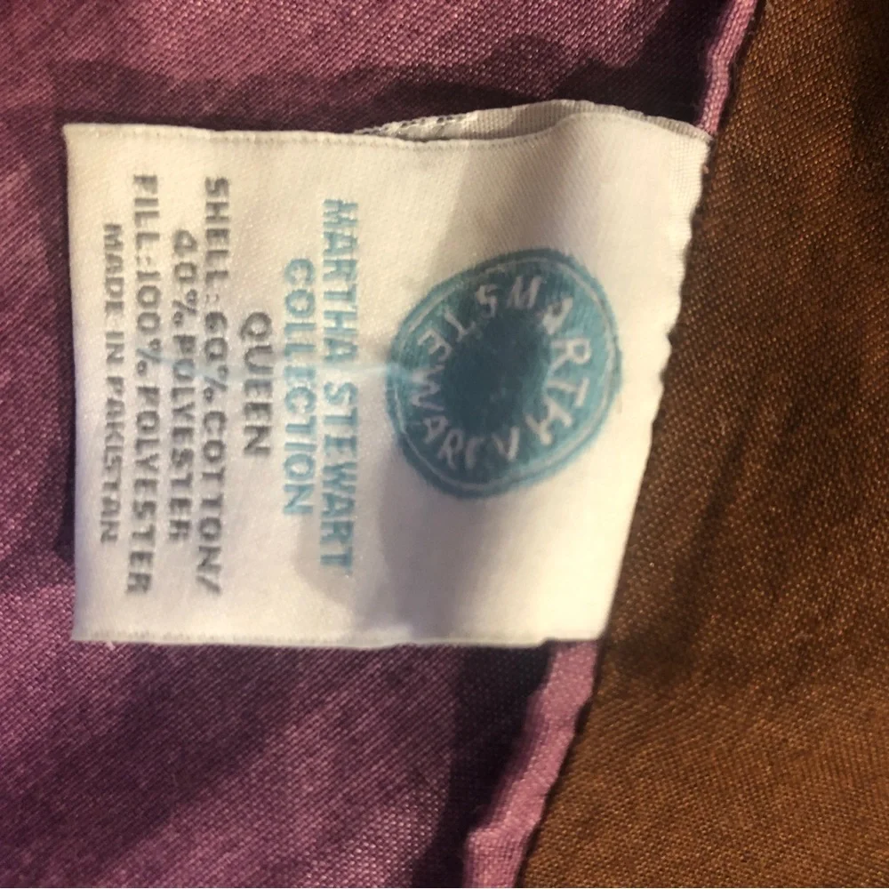 Queen comforter and 2 shams